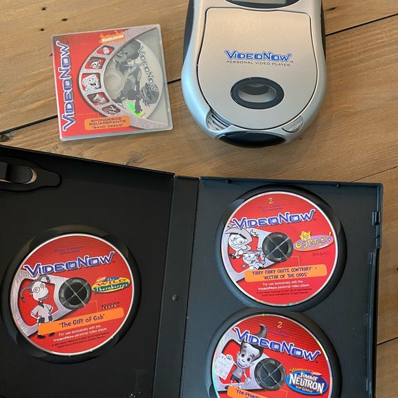 Video now player & 3 disc pack - Picture 1 of 8